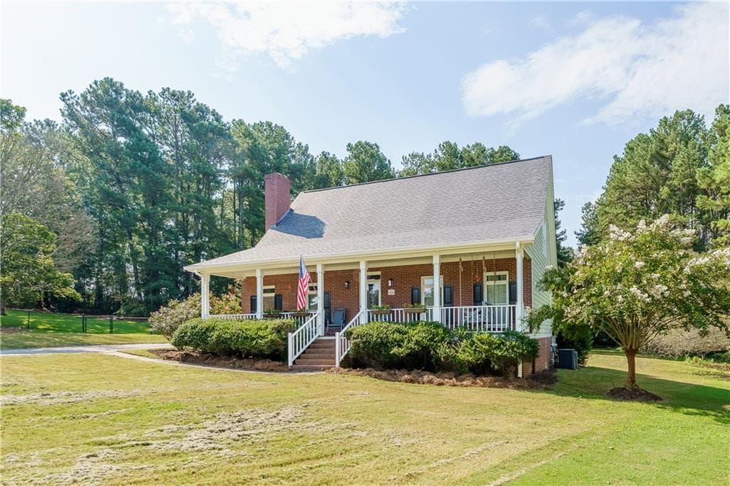 4 bedroom, 4 bathroom, 2,843 sq ft single family residence for sale at 5454 Mccullers Lane, Loganville, GA 30052 — photo 3