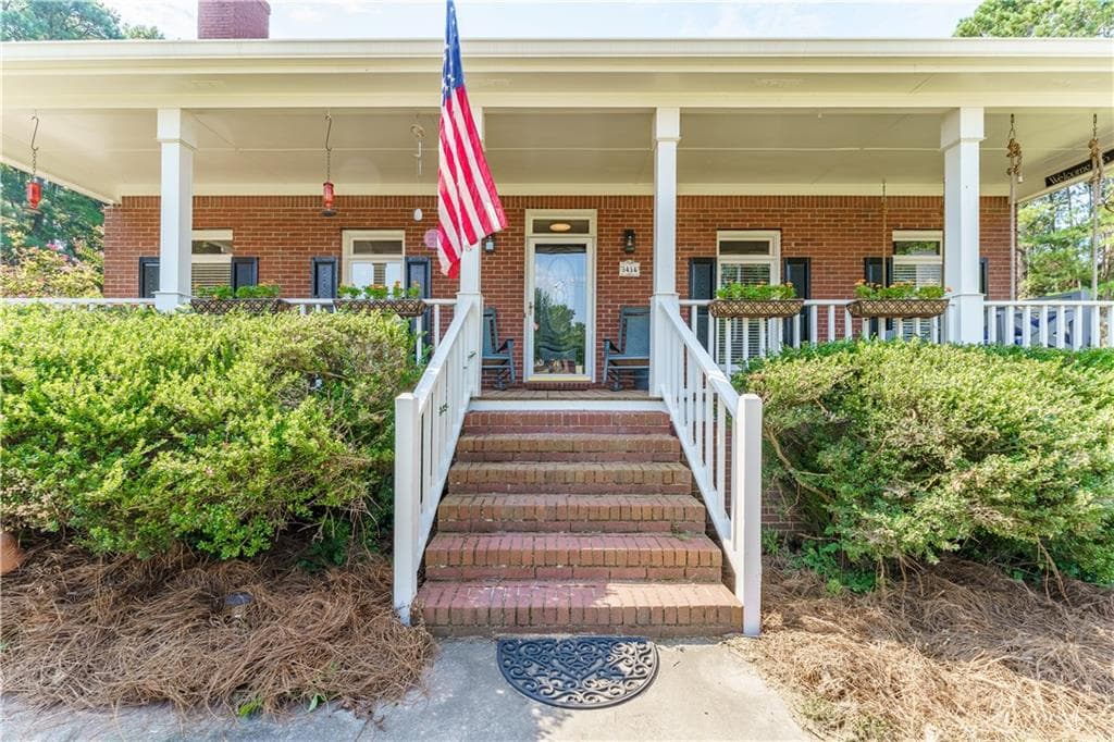 4 bedroom, 4 bathroom, 2,843 sq ft single family residence for sale at 5454 Mccullers Lane, Loganville, GA 30052 — photo 4