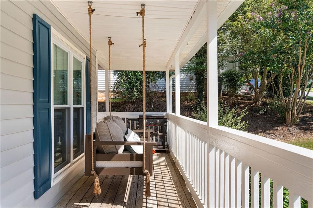 3 bedroom, 3 bathroom, 1,806 sq ft single family residence under contract at 514 Rising Drive, Woodstock, GA 30189 — photo 3