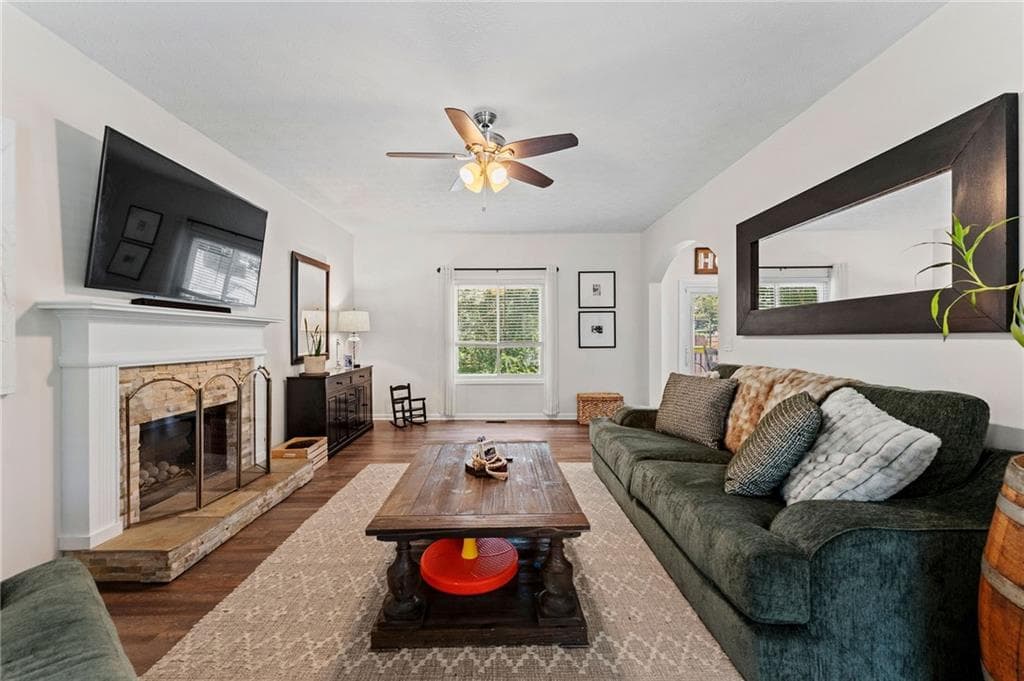 3 bedroom, 3 bathroom, 1,806 sq ft single family residence under contract at 514 Rising Drive, Woodstock, GA 30189 — photo 7