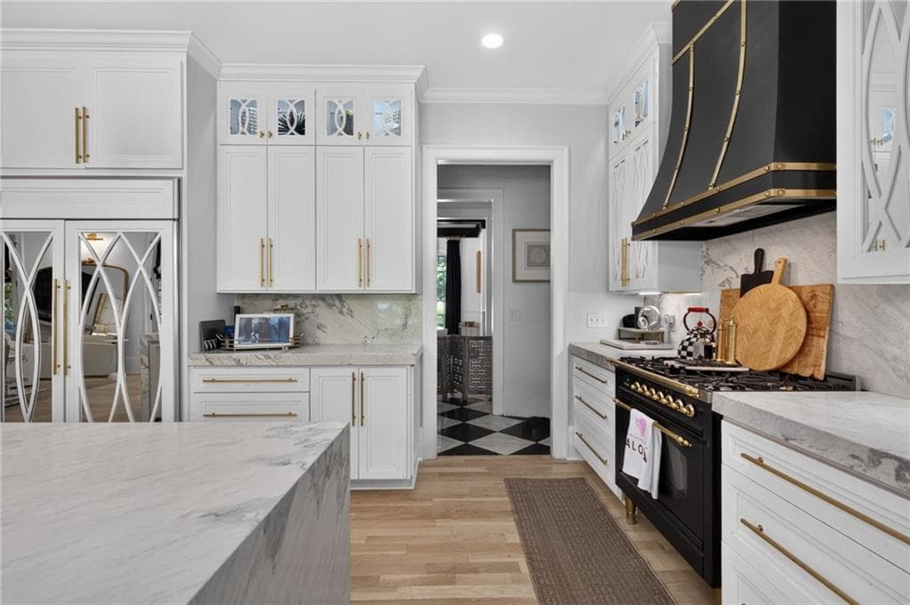 6 bedroom, 7 bathroom, 5,000 sq ft single family residence for sale at 1409 Sheridan Road, Atlanta, GA 30324 — photo 10