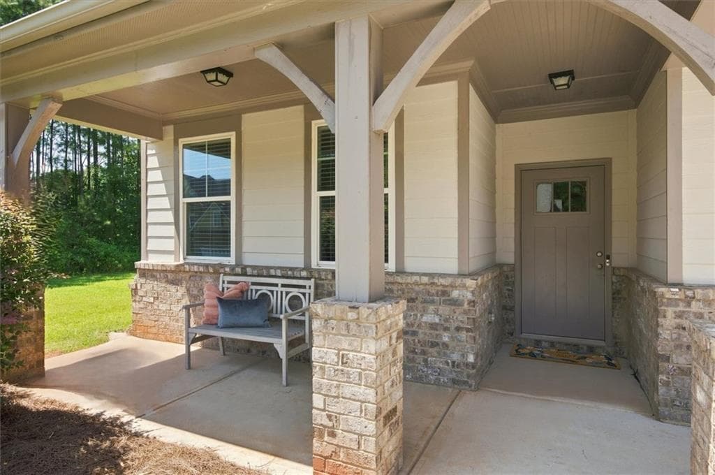 5 bedroom, 3 bathroom, 3,140 sq ft single family residence for sale at 140 Stewart Glen Drive, Covington, GA 30014 — photo 2