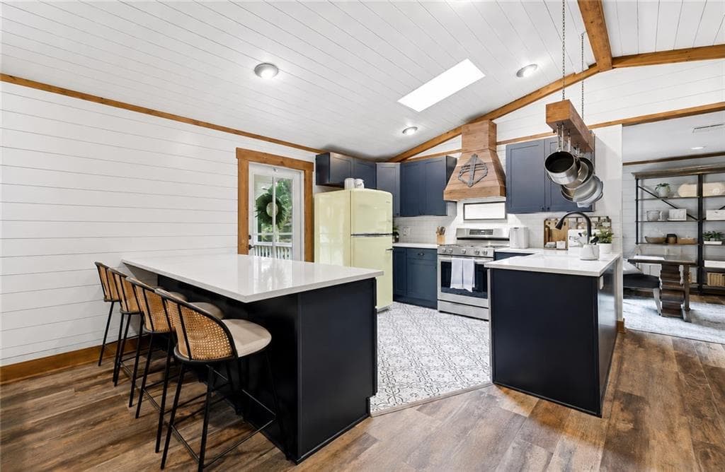 3 bedroom, 3 bathroom, 2,912 sq ft single family residence for sale at 3680 Sinclair Shores Road, Cumming, GA 30041 — photo 5