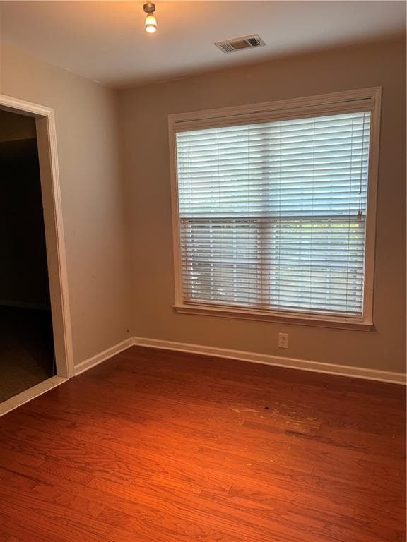 4 bedroom, 3 bathroom, 1,840 sq ft single family residence for sale at 3289 Wellington Walk, Atlanta, GA 30331 — photo 5
