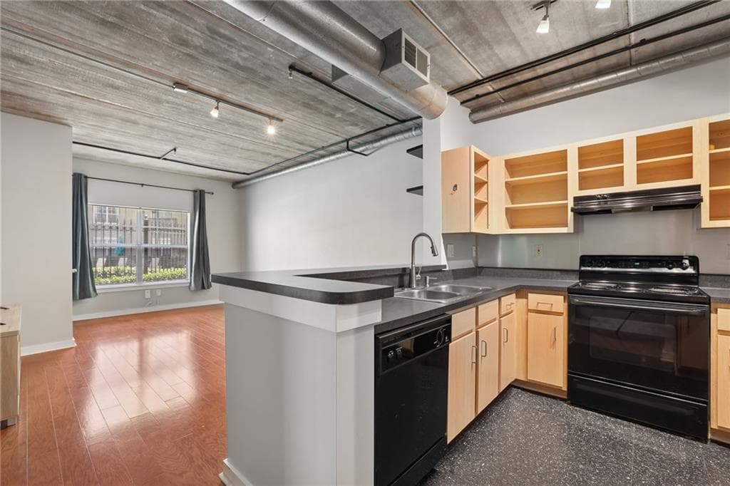 1 bedroom, 1 bathroom, 775 sq ft condominium for sale at 800 Peachtree Street 1105, Atlanta, GA 30308 — photo 2
