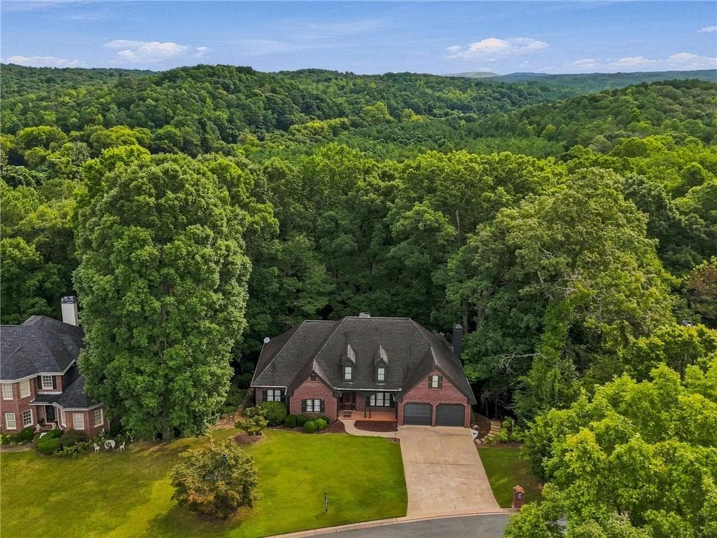 4 bedroom, 3 bathroom, 3,861 sq ft single family residence for sale at 6086 Governors Walk Drive, Canton, GA 30115 — photo 3
