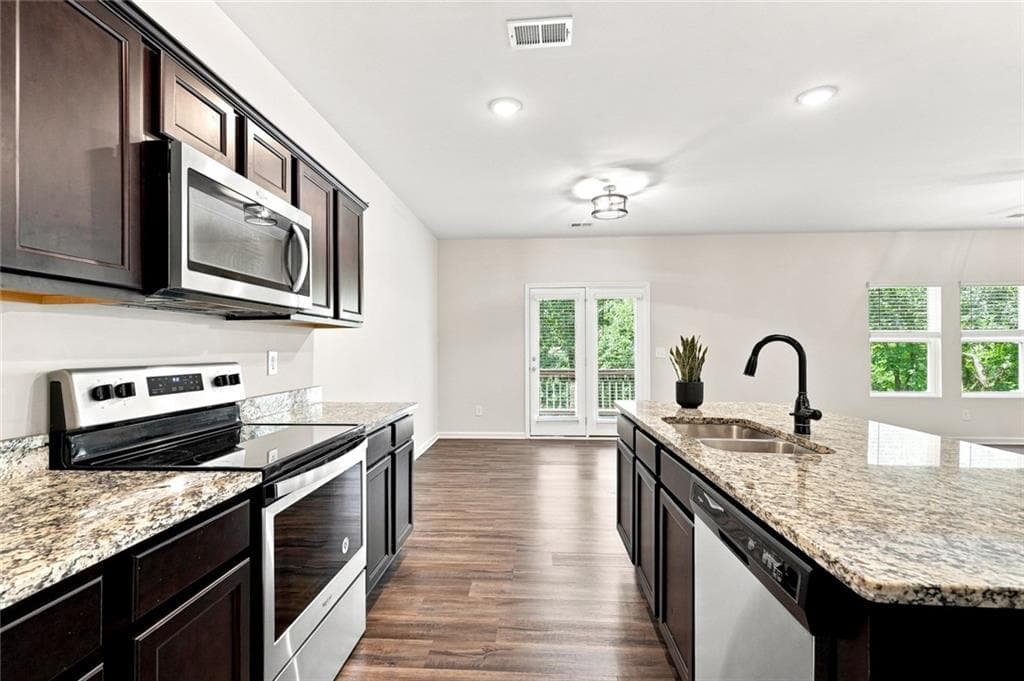 4 bedroom, 3 bathroom, 2,684 sq ft single family residence for sale at 5120 Minnow Lane, Cumming, GA 30028 — photo 8
