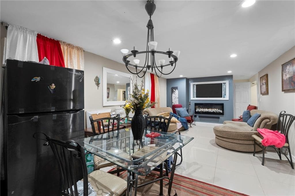 5 bedroom, 2 bathroom, 1,700 sq ft single family residence for sale at 6825 Maddox Road, Morrow, GA 30260 — photo 9
