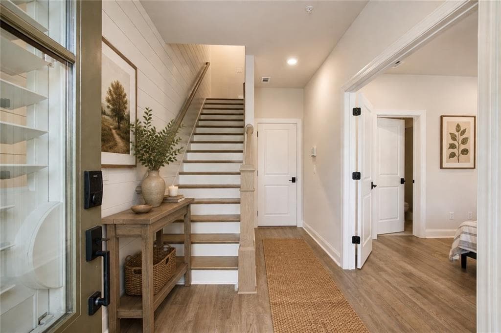 3 bedroom, 4 bathroom, 2,105 sq ft townhouse for sale at 260 Briscoe Way, Alpharetta, GA 30009 — photo 9