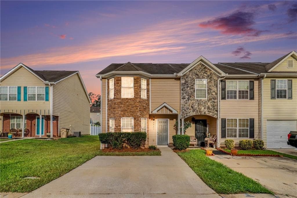 3 bedroom, 3 bathroom, 1,736 sq ft townhouse for sale at 6865 Mountain Circle, Riverdale, GA 30274