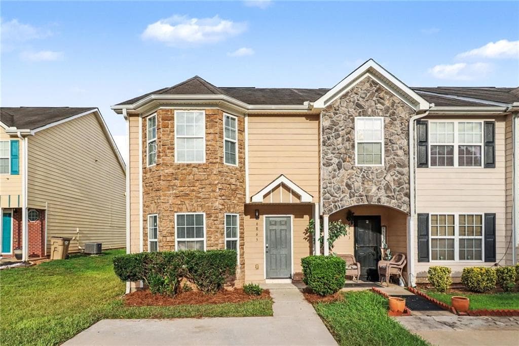 3 bedroom, 3 bathroom, 1,736 sq ft townhouse for sale at 6865 Mountain Circle, Riverdale, GA 30274 — photo 2