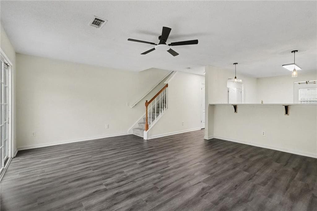 3 bedroom, 3 bathroom, 1,736 sq ft townhouse for sale at 6865 Mountain Circle, Riverdale, GA 30274 — photo 6