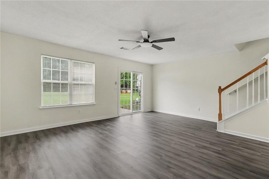 3 bedroom, 3 bathroom, 1,736 sq ft townhouse for sale at 6865 Mountain Circle, Riverdale, GA 30274 — photo 7
