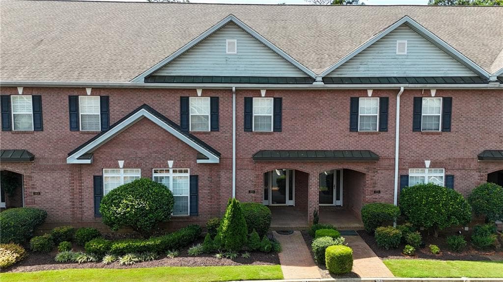 3 bedroom, 5 bathroom, 1,850 sq ft townhouse for sale at 1950 Buford Dam Rd 304, Cumming, GA 30041 — photo 1 of 44