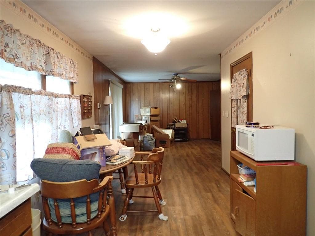 3 bedroom, 2 bathroom, 1,289 sq ft single family residence for sale at 8295 Valley Stream Drive, Jonesboro, GA 30236 — photo 4