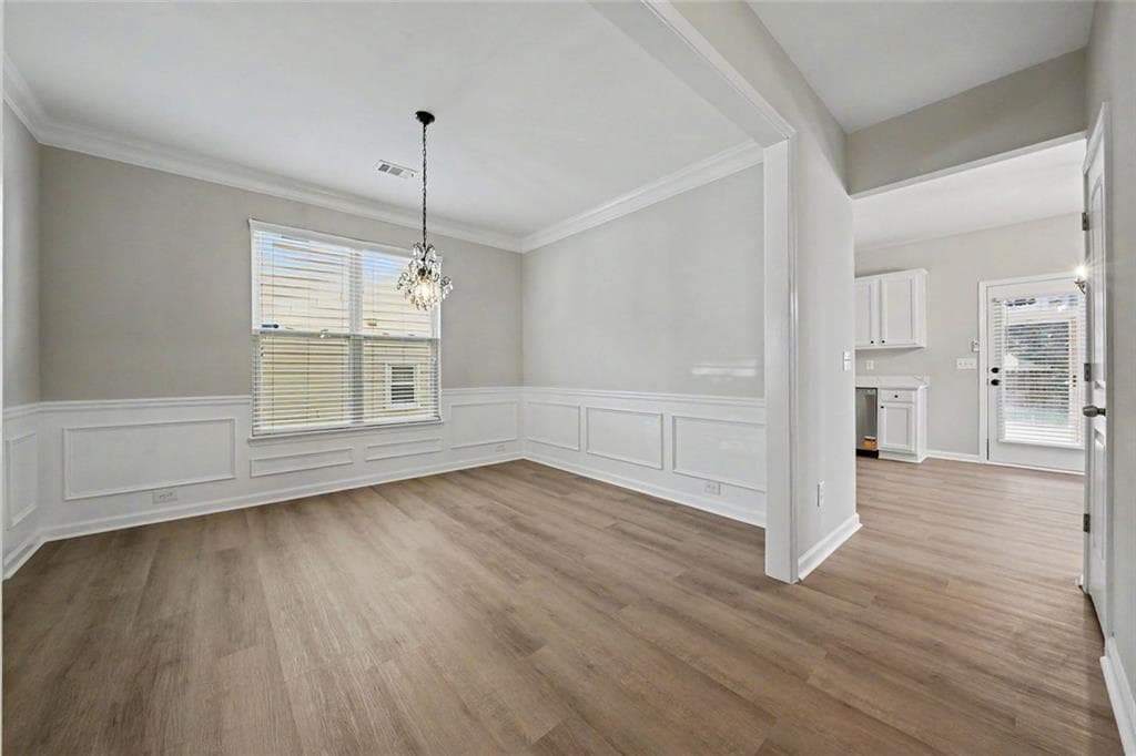 5 bedroom, 3 bathroom, 2,450 sq ft single family residence for sale at 4934 Rapahoe Trail, Atlanta, GA 30349 — photo 7