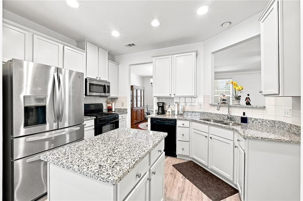 4 bedroom, 3 bathroom, 3,414 sq ft single family residence under contract at 581 Marble Springs Road, Lilburn, GA 30047 — photo 9