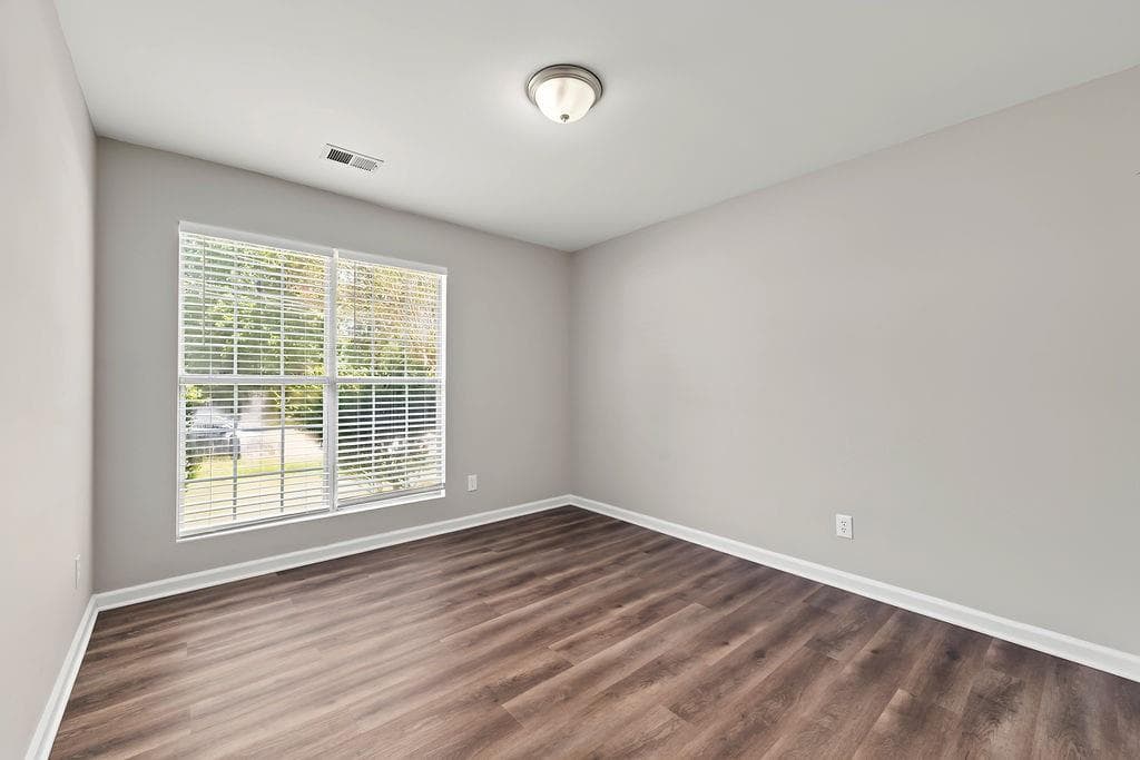 3 bedroom, 2 bathroom, 1,438 sq ft single family residence under contract at 5747 Mccurdy Court, Stone Mountain, GA 30087 — photo 9