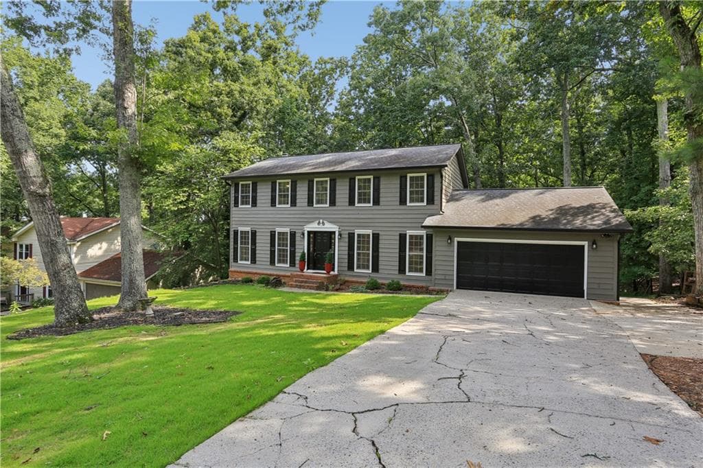 5 bedroom, 4 bathroom, 2,530 sq ft single family residence for rent at 2063 Six Branches Drive, Roswell, GA 30076 for $3,500 a month — photo 2