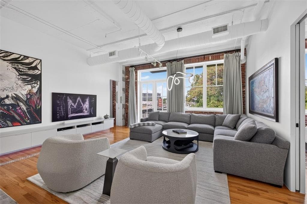 2 bedroom, 2 bathroom, 1,585 sq ft condominium for sale at 3235 Roswell Road 602, Atlanta, GA 30305 — photo 1 of 55