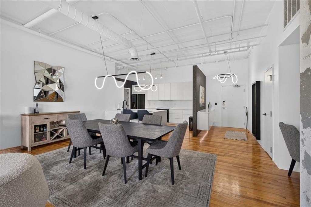 2 bedroom, 2 bathroom, 1,585 sq ft condominium for sale at 3235 Roswell Road 602, Atlanta, GA 30305 — photo 8