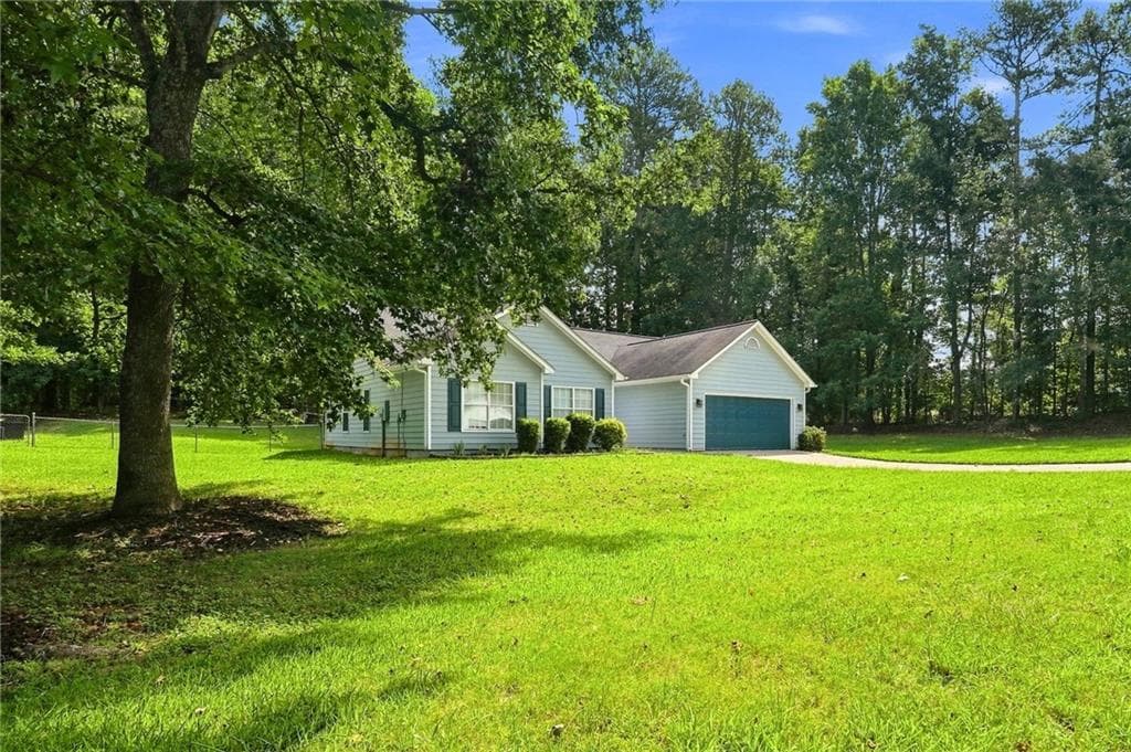 3 bedroom, 2 bathroom, 1,646 sq ft single family residence for sale at 750 Flintlock Drive, Dacula, GA 30019 — photo 2