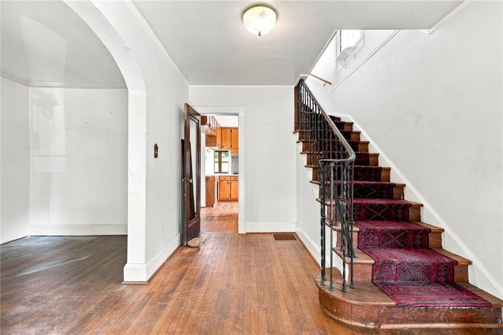 4 bedroom, 3 bathroom, 2,526 sq ft single family residence under contract at 1656 Ridgewood Drive, Atlanta, GA 30307 — photo 3