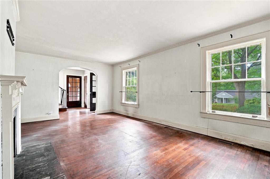 4 bedroom, 3 bathroom, 2,526 sq ft single family residence under contract at 1656 Ridgewood Drive, Atlanta, GA 30307 — photo 5