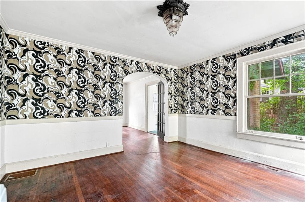 4 bedroom, 3 bathroom, 2,526 sq ft single family residence under contract at 1656 Ridgewood Drive, Atlanta, GA 30307 — photo 7