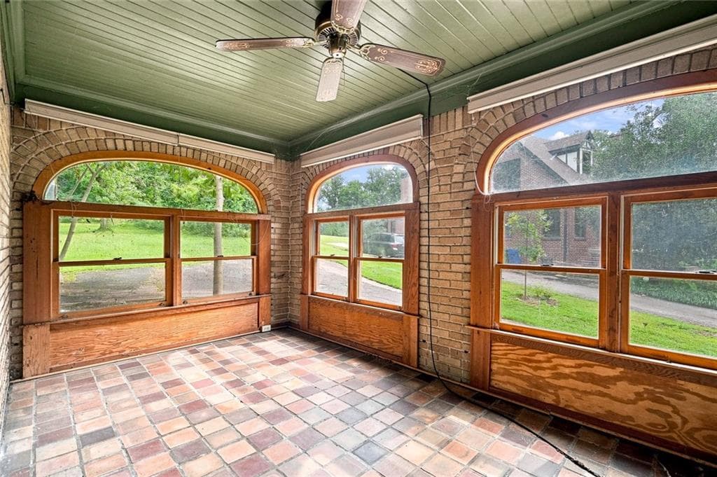 4 bedroom, 3 bathroom, 2,526 sq ft single family residence under contract at 1656 Ridgewood Drive, Atlanta, GA 30307 — photo 9