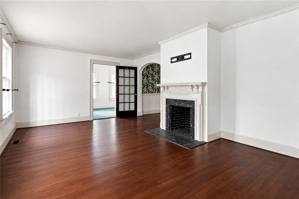 4 bedroom, 3 bathroom, 2,526 sq ft single family residence under contract at 1656 Ridgewood Drive, Atlanta, GA 30307 — photo 4