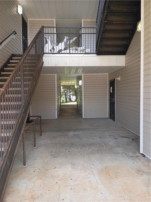 3 bedroom, 2 bathroom, 1,292 sq ft condominium for sale at 6304 Waldrop Place, Decatur, GA 30034 — photo 2