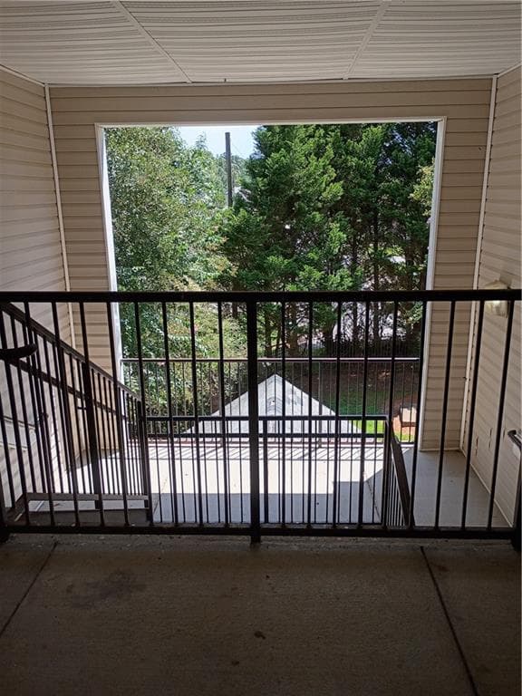 3 bedroom, 2 bathroom, 1,292 sq ft condominium for sale at 6304 Waldrop Place, Decatur, GA 30034 — photo 3