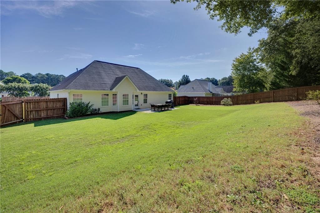 4 bedroom, 2 bathroom, 1,849 sq ft single family residence under contract at 514 Hamlet Drive, Loganville, GA 30052 — photo 6