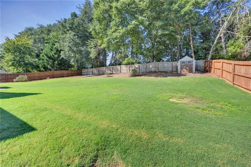 4 bedroom, 2 bathroom, 1,849 sq ft single family residence under contract at 514 Hamlet Drive, Loganville, GA 30052 — photo 7