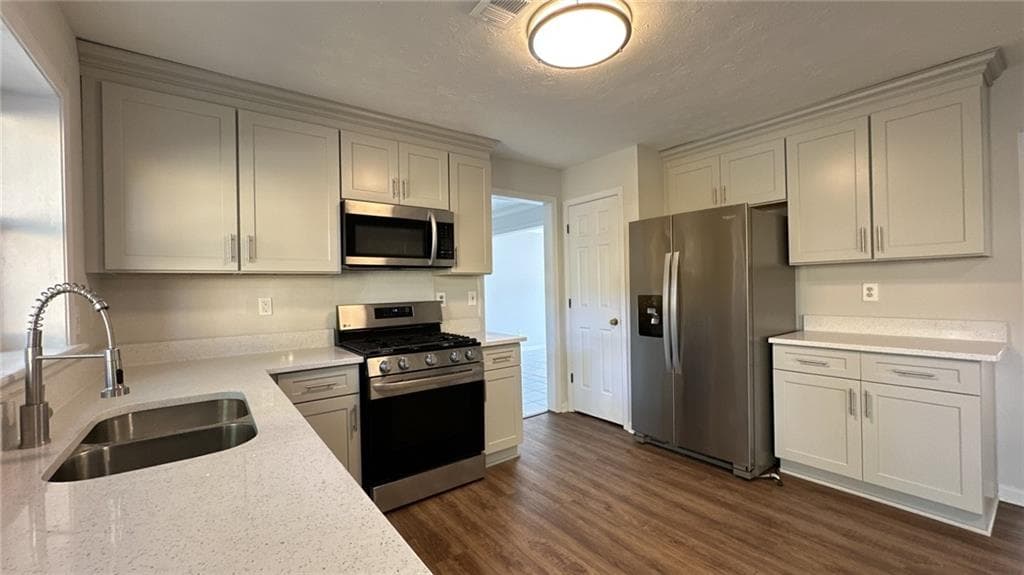 4 bedroom, 3 bathroom, 2,014 sq ft single family residence under contract at 2002 Chivalry Court, Lawrenceville, GA 30044 — photo 10