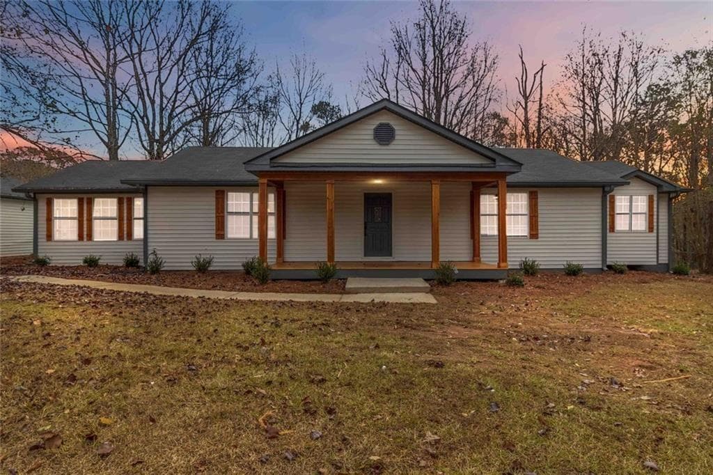 3 bedroom, 2 bathroom, 3,649 sq ft single family residence under contract at 1616 King Mill Road, Mcdonough, GA 30252 — photo 5
