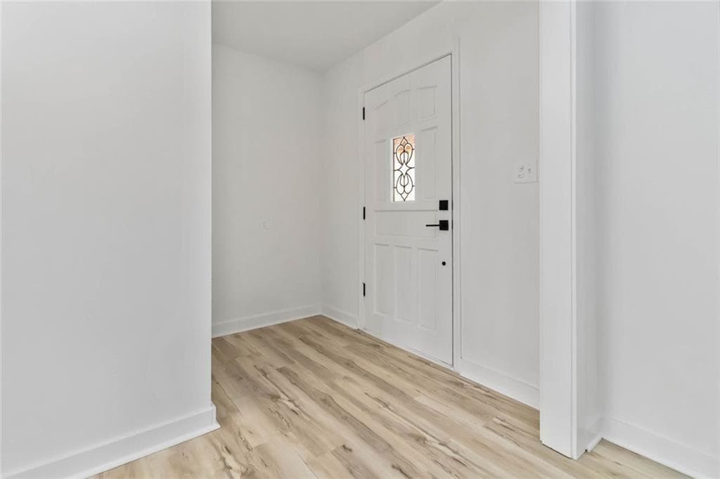 3 bedroom, 2 bathroom, 3,649 sq ft single family residence under contract at 1616 King Mill Road, Mcdonough, GA 30252 — photo 7