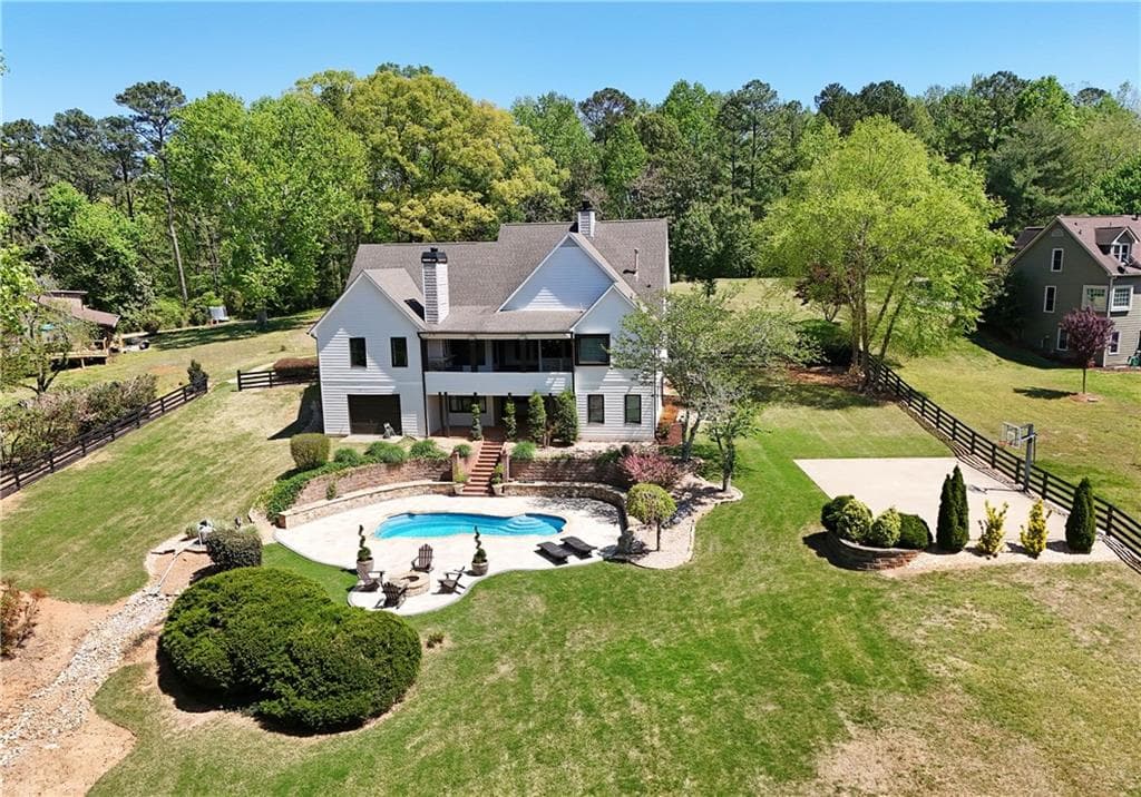5 bedroom, 4 bathroom, 4,118 sq ft single family residence for sale at 204 Lynn Lane, Canton, GA 30115 — photo 3