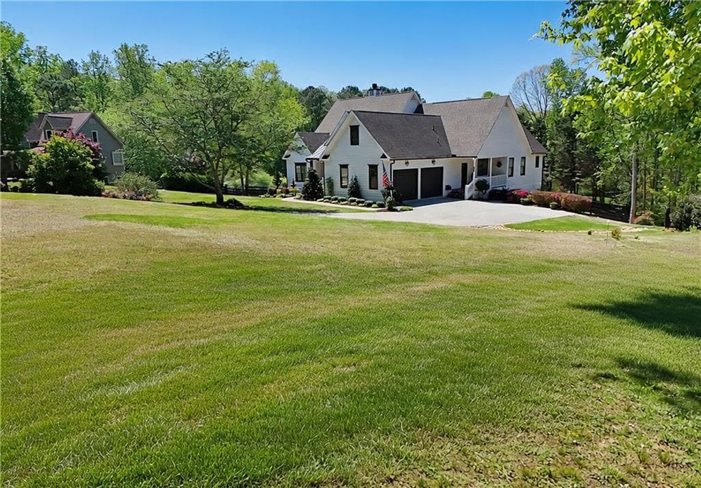 5 bedroom, 4 bathroom, 4,118 sq ft single family residence for sale at 204 Lynn Lane, Canton, GA 30115 — photo 9