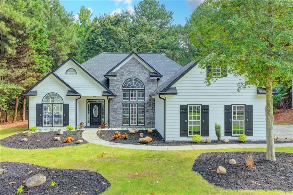 3 bedroom, 2 bathroom, 1,860 sq ft single family residence under contract at 6316 Green Oak Ridge, Flowery Branch, GA 30542