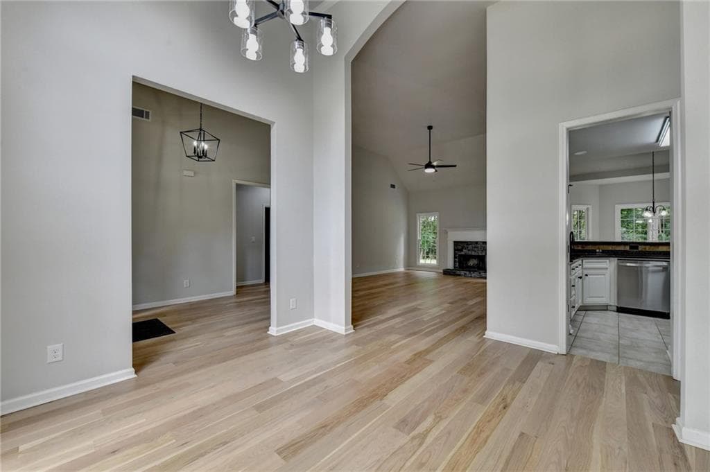 3 bedroom, 2 bathroom, 1,860 sq ft single family residence under contract at 6316 Green Oak Ridge, Flowery Branch, GA 30542 — photo 6
