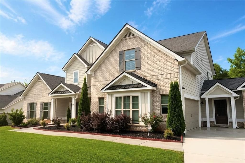 5 bedroom, 4 bathroom, 3,795 sq ft single family residence under contract at 150 Peppertree Drive, Newnan, GA 30265 — photo 2