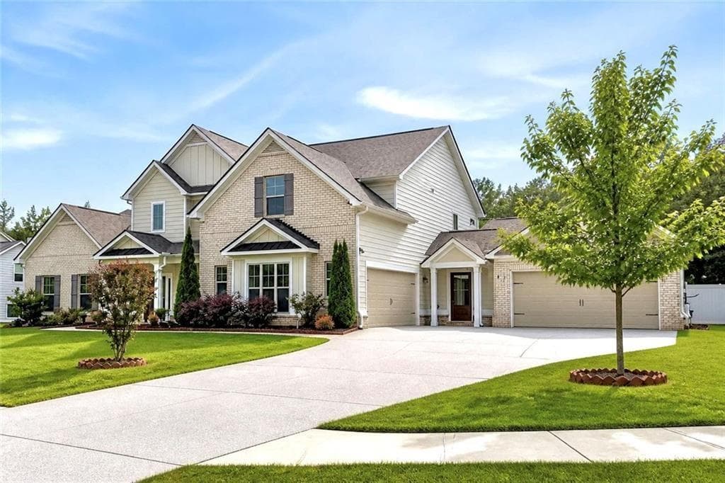 5 bedroom, 4 bathroom, 3,795 sq ft single family residence under contract at 150 Peppertree Drive, Newnan, GA 30265 — photo 3