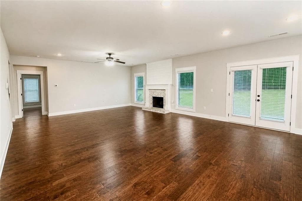 5 bedroom, 4 bathroom, 3,795 sq ft single family residence under contract at 150 Peppertree Drive, Newnan, GA 30265 — photo 9