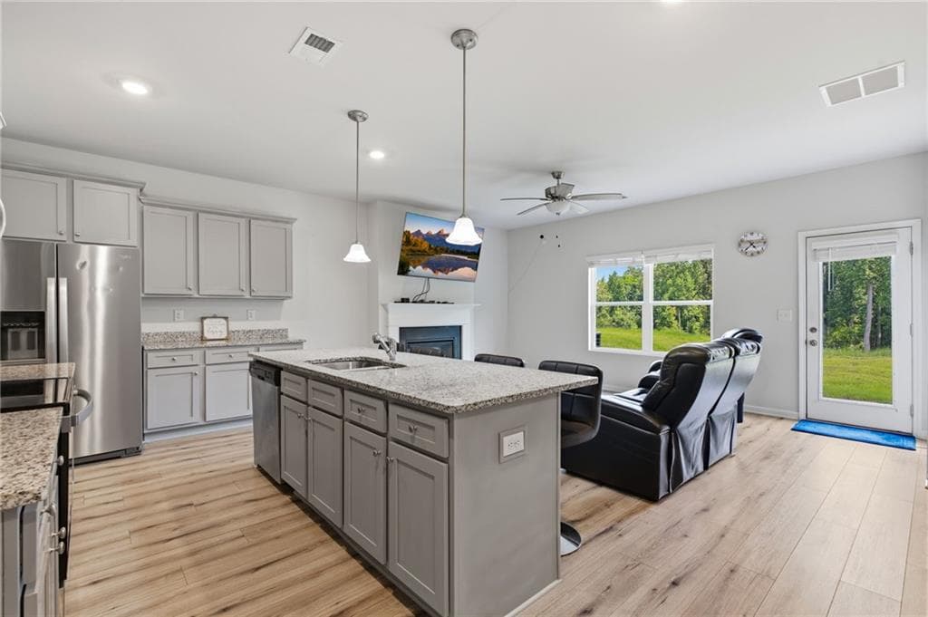 4 bedroom, 3 bathroom, 1,811 sq ft townhouse for sale at 7548 Knoll Hollow Road, Lithonia, GA 30058 — photo 7