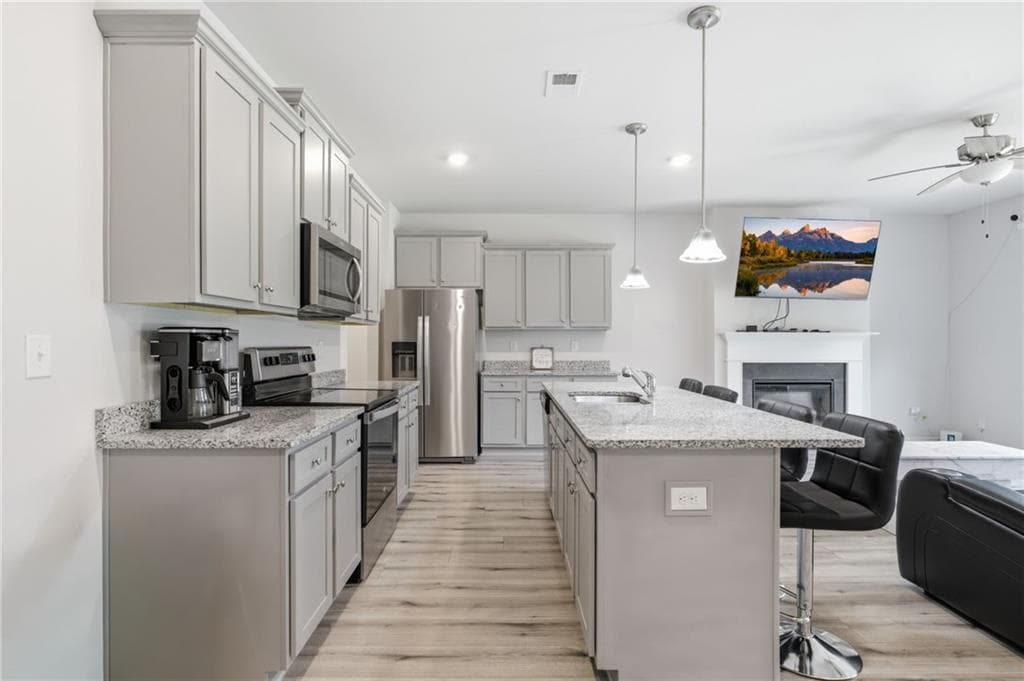 4 bedroom, 3 bathroom, 1,811 sq ft townhouse for sale at 7548 Knoll Hollow Road, Lithonia, GA 30058 — photo 8