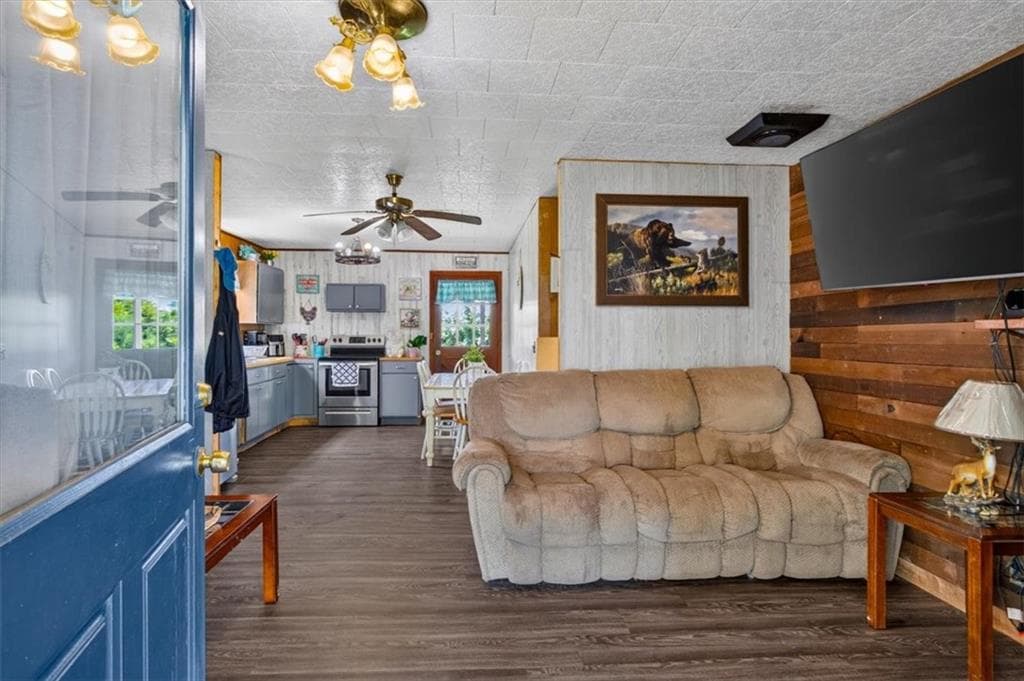 2 bedroom, 1 bathroom, 440 sq ft single family residence for sale at 2627 Jones Mountain Road, Talking Rock, GA 30175 — photo 5