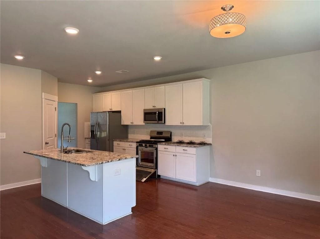 3 bedroom, 3 bathroom, 2,526 sq ft single family residence for sale at 1757 Weatherbrook Circle, Lawrenceville, GA 30043 — photo 6