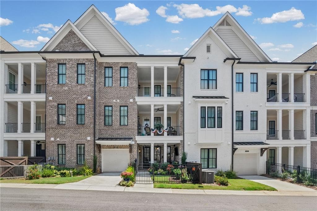 1 bedroom, 2 bathroom, 1,564 sq ft condominium for sale at 4025 Andalusia Avenue, Peachtree Corners, GA 30092 — photo 2